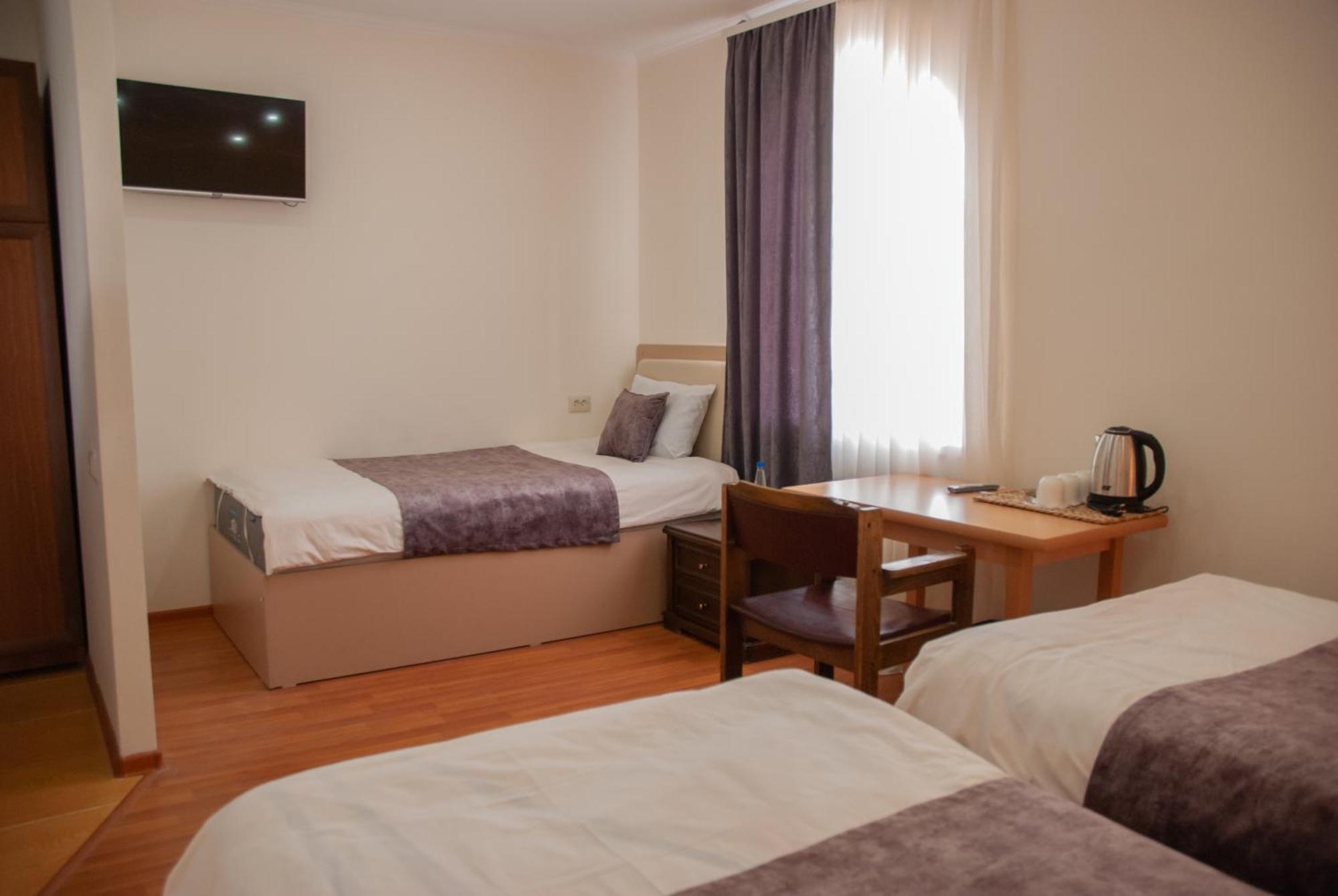 Hotel Basen Sisian Exterior photo